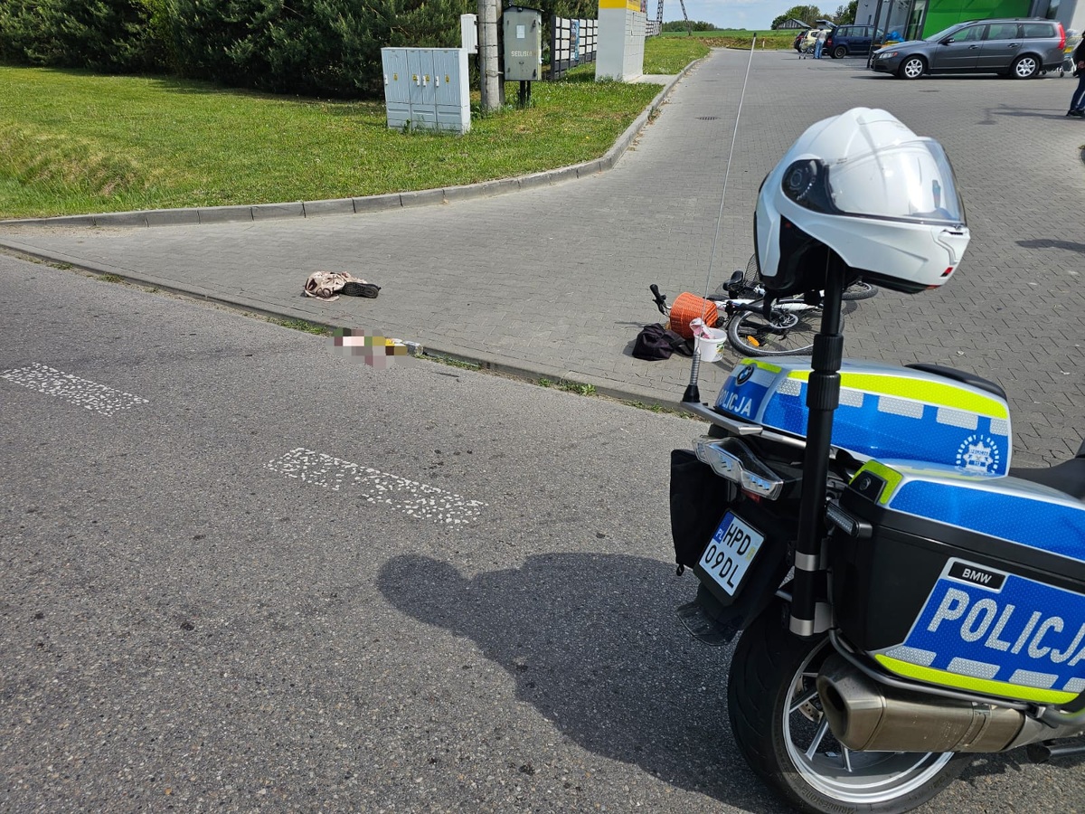 Motocykl policyjny na miejscu zdarzenia