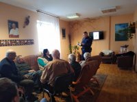 Dzielnicowy na spotkaniu z seniorami