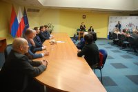 zdjęcie przedstawia spotkanie z seniorami w Urzędzie Miasta w Lubartowie