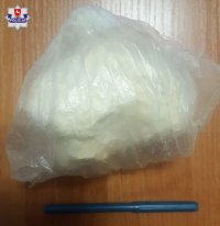 zdjecie przedstawia woreczek z substancją narkotyczną jaką jest amfetamina