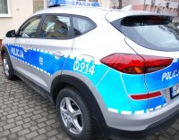 zdjęcie przedstawia nowe radiowozy, których zakup został współfinansowany przez lokalne władze