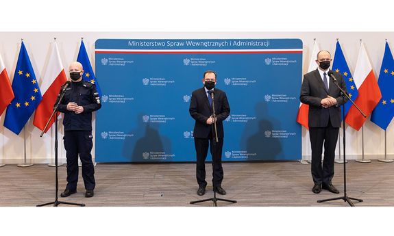 zdjecie przedstawia  konferencję ministra Kamińskiego