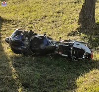 zdjęcie przedstawia motocykl, który brał udział w zdarzeniu drogowym w Zagrodach  Łukowieckich