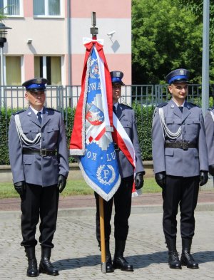poczet sztandarowy Komendy Powiatowej Policji w Lubartowie