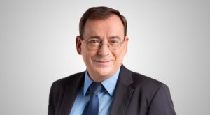 zdjęcie przedstawia ministra spraw wewnętrznych