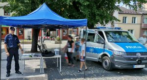spotkanie policjantów z lubartowskiej komendy z dziećmi na biegach