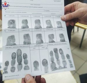 zdjęcie przedstawia kartę daktyloskopijna