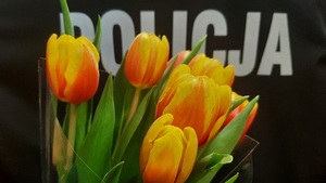 mundur i żółte tulipany