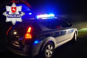 zdjęcie przedstawia radiowóz