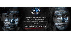 na zdjęciu na ciemnym tle dziecko