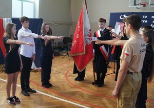 na zdjęciu klasa mundurowa