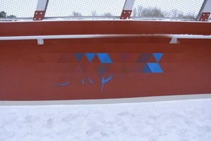 na zdjęciu umieszczone napisy na murze