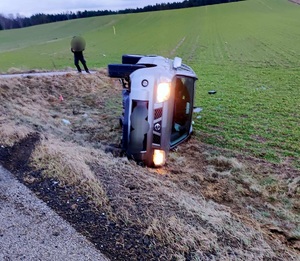 na zdjęciu auto biorące udział w kolizji