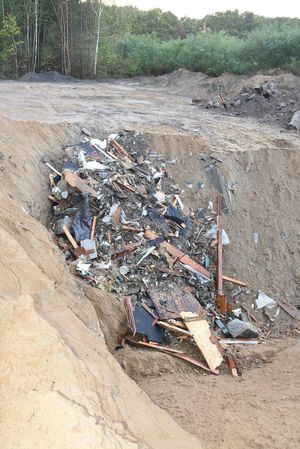 składowisko odpadów w wykopie