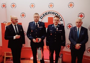 na zdjęciu uhonorowani