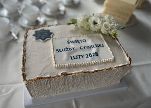 ciasto z okazji święta służby cywilnej KPP