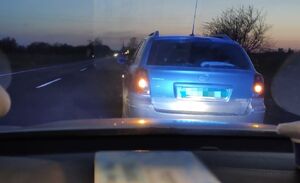 zatrzymany pojazd do kontroli drogowej.