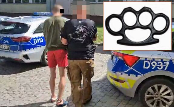 Kolaż zdjęć na których widać policjantów którzy prowadzą zatrzymanego mężczyznę w kajdankach zespolonych. W prawym rogu zdjęcia zabezpieczony kastet.